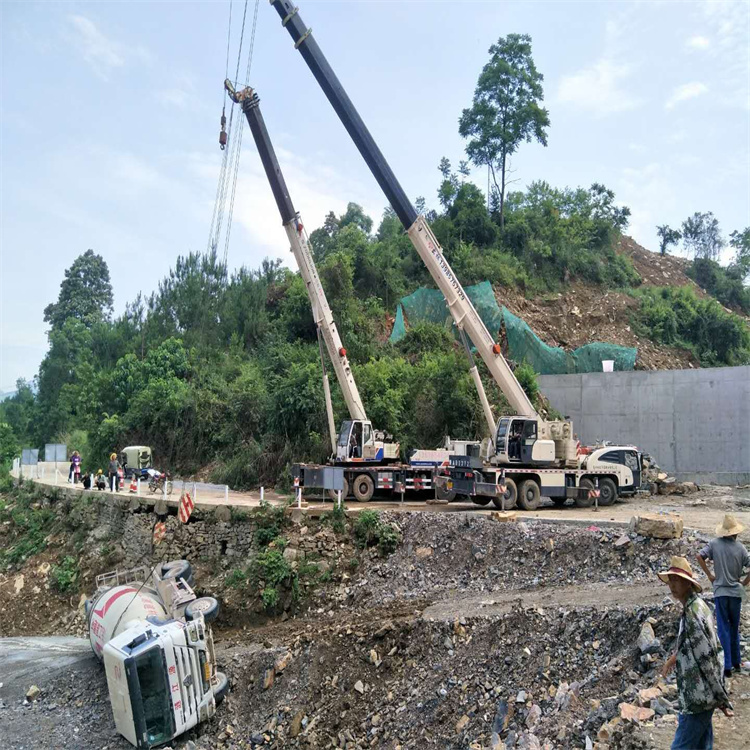 乐陵汽车掉沟里叫吊车救援要多少钱