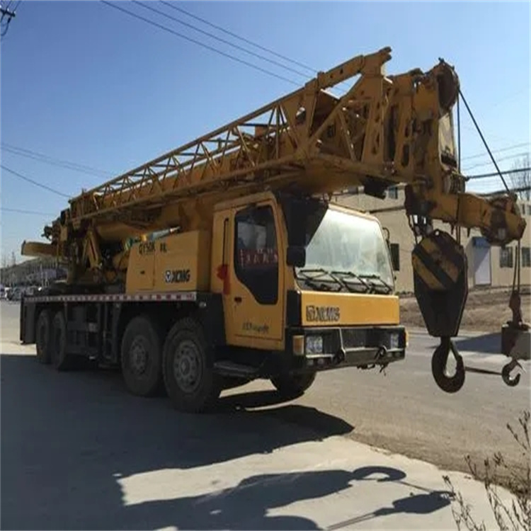 乐陵吊车吊挖机吊哪里比较安全